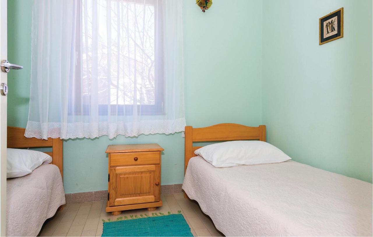 Beautiful Apartment In Rogoznica With Wifi Eksteriør bilde
