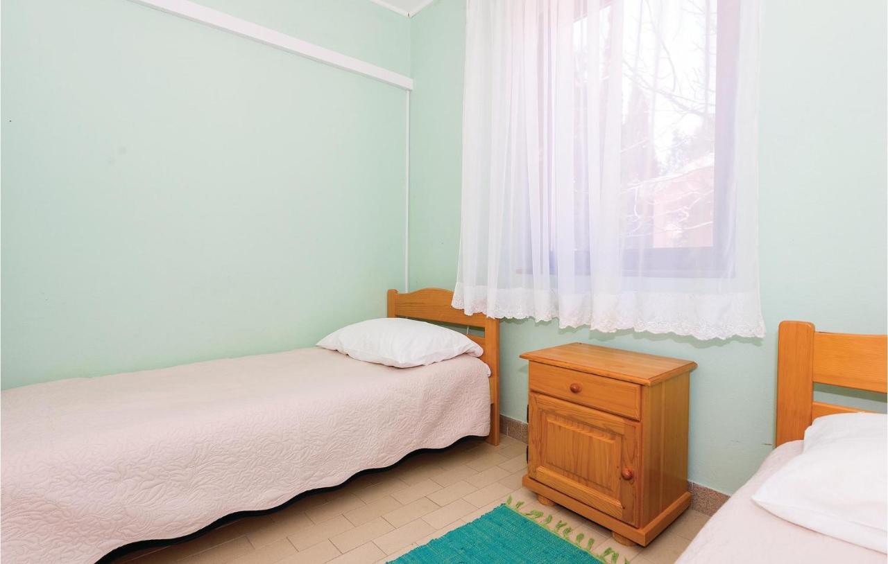 Beautiful Apartment In Rogoznica With Wifi Eksteriør bilde