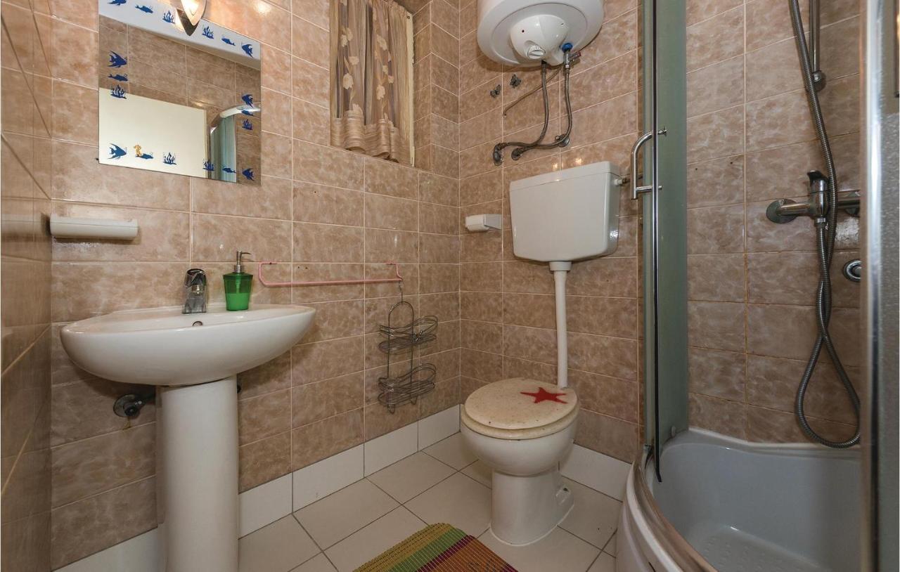 Beautiful Apartment In Rogoznica With Wifi Eksteriør bilde