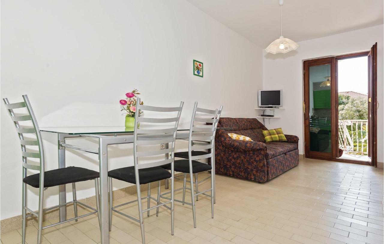 Beautiful Apartment In Rogoznica With Wifi Eksteriør bilde