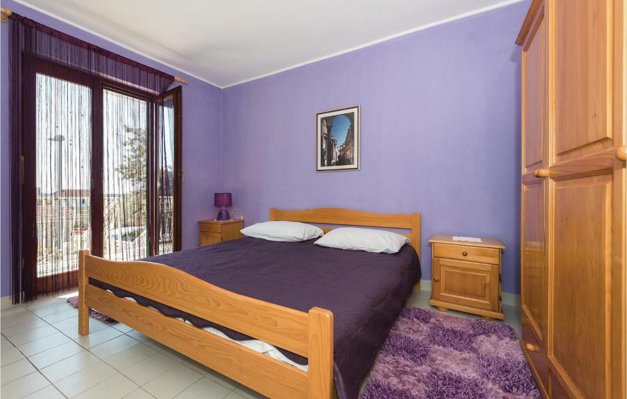 Beautiful Apartment In Rogoznica With Wifi Eksteriør bilde